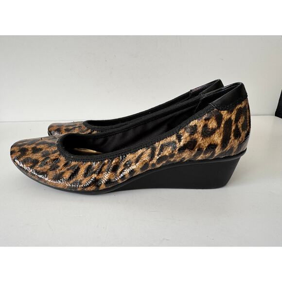 Anne Klein Women's W9 Leopard Print Ballet Wedge Flats Comfort Slip-On Shoes - Picture 1 of 7